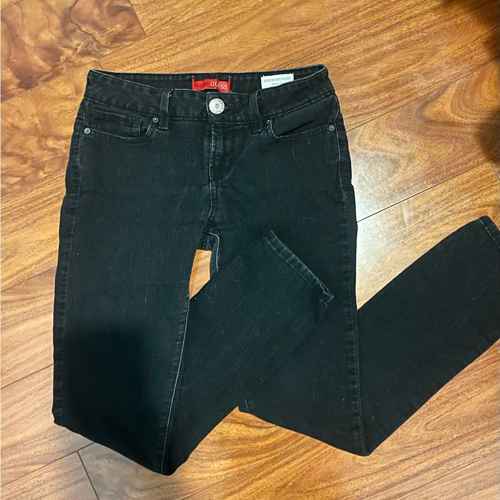 Guess Women’s Medium Rise Skinny stonewashed Black Jeans